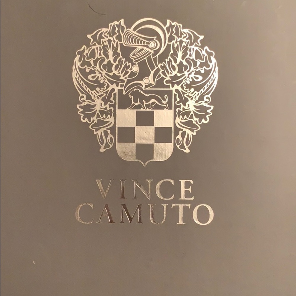 Vince Camuto Posiedon